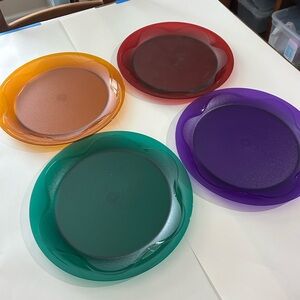 Tupperware large luncheon plates